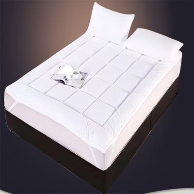 China 2022 Wholesale Anti-pull OEM ODM Quilted Hotel Twin Mattress Soft Bed Mattress Topper for sale