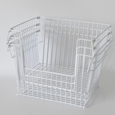 China Sustainable Multifunctional White Metal Wire Storage Basket With Handle for sale