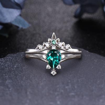 China 14k Emerald Engagement Ring Set Lab Created Romantic 14K Solid Gold 0.8Ct Pear Cut New Design Fashion Clear Wedding Rings for sale