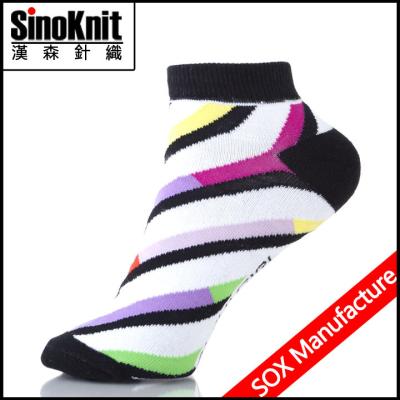 China OEM Cotton Sports Ankle Socks Stripes Colorful Custom Pattern Knitted for sale