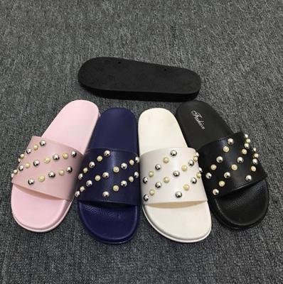 China 2019 Wholesale Women Cheap Spring Anti-odor Slider Beaded Comfortable PVC Slippers Ladies Pearl Diamond Slipper for sale