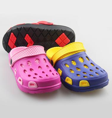 China 2019 Anti-odor Beach Fashion Kids EVA Double Color Hot Sales Women&Men Boys&Girls Hot Sales Unisex Comfortable Garden Shoes For Kids for sale