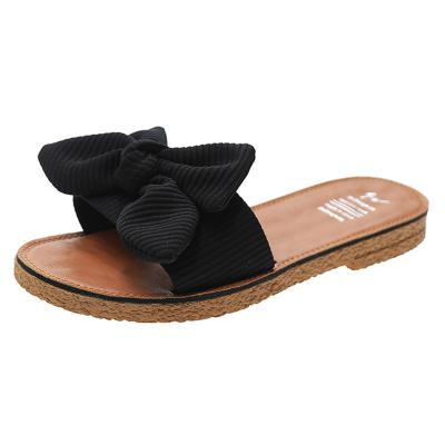 China PVC Retail Outdoor Slippers Fashion Shoes Deodorization Women Hot Style Design for sale