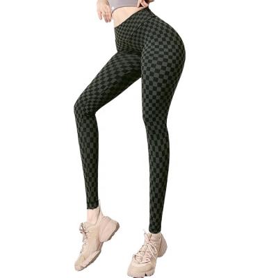 China 2022 New Arrival Breathable Workout Seamless Plaid Yoga Pants Leisure High Waisted Crack! crack! the butt checkerboard yoga clothes women for sale