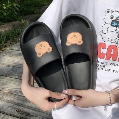 China Zapatos a casa interiores antideslizantes suaves de los deslizadores de las nuevas del estilo de la moda de la tendencia del oso de la historieta del verano mujeres lindas de las sandalias únicos al por mayor en venta