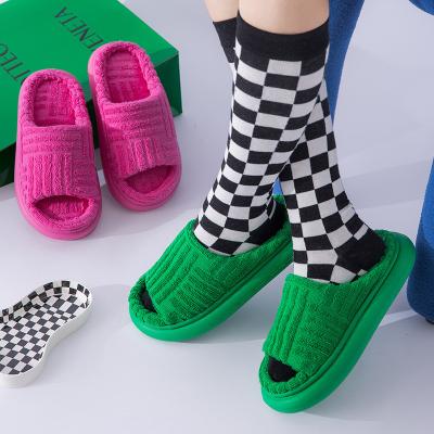 China De nieuwe binnenschoenen van Toe Home van de ontwerp Zachte en Comfortabele pluche Open voor de Dameswinter glijdt de groothandel van Pantoffelsvrouwen Te koop