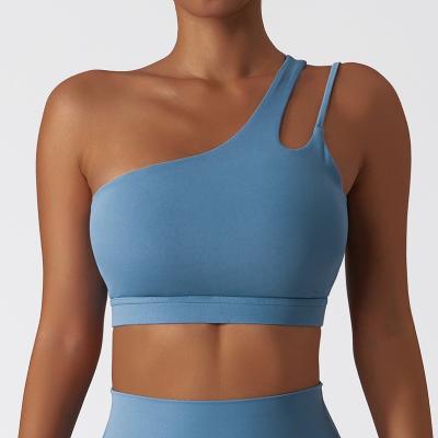 China Breathable High Quality Diagonal Shoulder Design Single Shoulder Sports Bra Fitness Bra Multiple Colors for sale