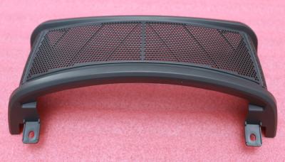 China Two Plate Bonnet Grill Cover Plastic Injection Mould For Tractor Machinery Side Gate for sale