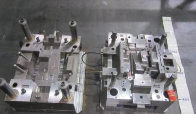 China Single / Multi Cavity Cold Runner Mould , Injection Molded Plastic Vehicle Parts for sale