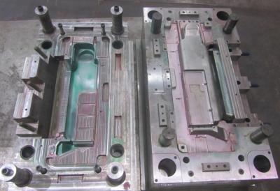 China Texture Pin Gate Precision Custom Injection Mould For Harvesting Machine Parts for sale