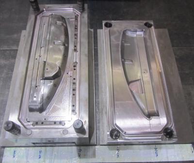 China PP 4AW Side Gate Types Injection Molding , 3 Plate Cold Runner Injection Mold for sale