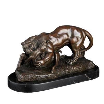 China Bronze Metal Art Decor Wild Animal Europe Tiger DW-053 Fighting With Sculpture Tiger Figurines For Home Decoration in deer statue for sale