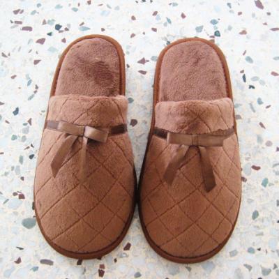 China Breathable Memory Foam Slipper, Plush Women Micro Quilted Lady Micro Fleece Slipper-Brown Color for sale