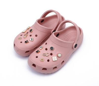 China Net Celebrity Breathable Hot-selling Shining Accessories With EVA Garden Shoes Unique Design Wooden Slippers for sale