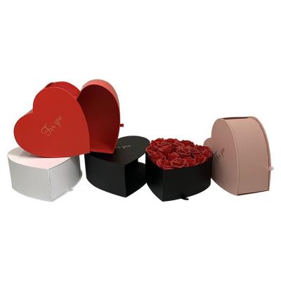 China Recyclable Simple Heart Shaped For You Valentine's Day Surprise Gift Box With Drawstring Design Love Standing Rose Flower Cuddle Bucket Box for sale