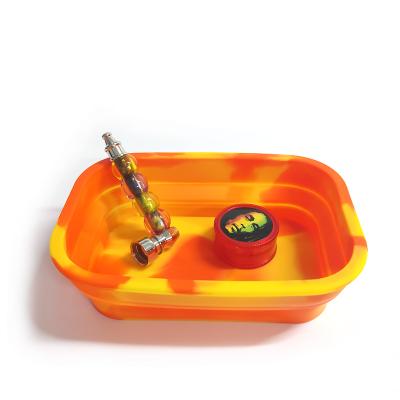 China Free Shipping Durable Can Be Folded Mixed Colors 17.5X12cm For Pipes Roll Papers Silicone Fold Rolling Tray for sale