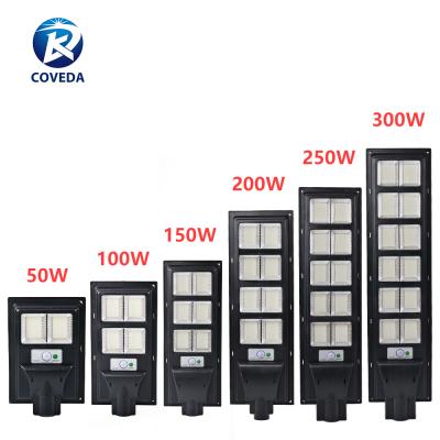 China Solar Powered Road Controller System IP65 Waterproof 100w 200w 300w All In One Led Street Light for sale