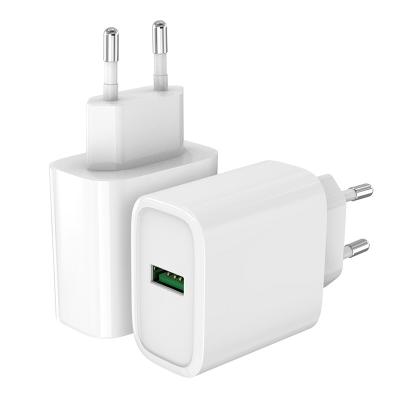 中国 Type-C Left Mobile Phone USB Charger Supplier MP3/MP4 Player White PD 20W 30W PD Charger 販売のため