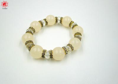 China Customized Cute Beige Girls Charm Glass Bead Bracelets / Jewelry Charm Bracelets for sale