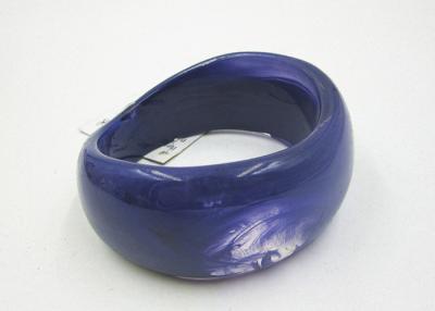 China Modern Blue White Opaque Resin Bangle Bracelet Irregular Shapes Matt Finishes for sale