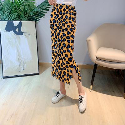 China Viable wholesale high quality hot sale woven long dresses women pleated leopard casual clothing maxi dress for sale