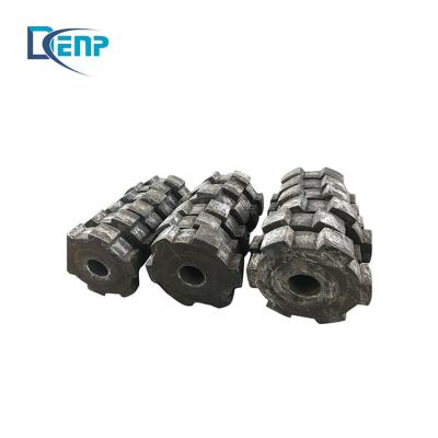 China Factory High Quality Stone Metal Shredder Grinder Wear Parts Shredder Hammer Mining Parts China Casting Foundry for sale