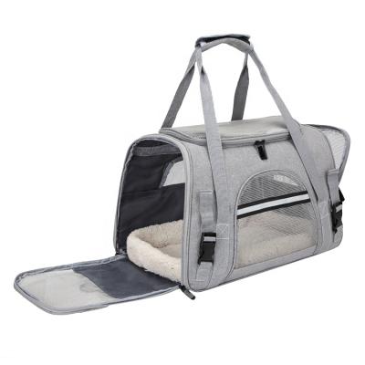 China Cheap Sustainable Wholesale Breathable Windproof Cat Dog Travel Carrier Carrying Oxford Pet Basket Soft-sided Carrier Bag For Sale for sale