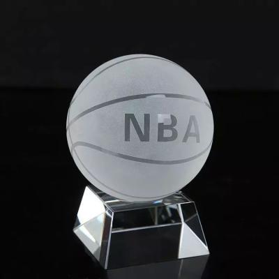 China Europe Hot Sale Customized Sports K9 Crystal Glass Ball Basketball Football Decorations for sale