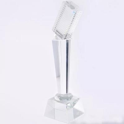 China Custom Europe Microphone Crystal Trophy Engraved Clear Irregular Glass Award Trophy For Business Souvenir Gift for sale