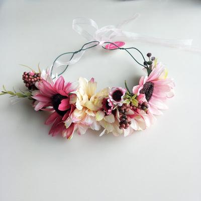 China Sweet High Quality Handmade Photo Props Mom Girls Daisy Flower Crown Headband Bridal Crown for sale