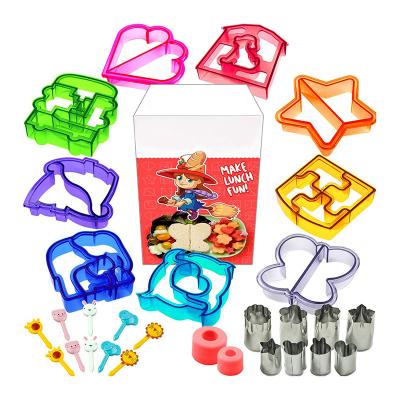 China Sustainable New Type Kitchen Tool 29pc Bargain Price Plastic Sandwich Cutters Set For Kids for sale