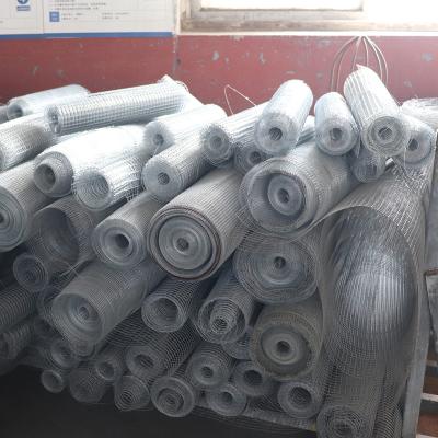 China Cheap price ghana welded wire mesh gauge 16 1/2x1/2 welded wire mesh for sale