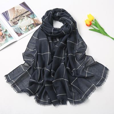 China Autumn and winter style cotton and cotton check striped scarf cotton plaid scarf new for sale