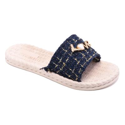 China Fashion Trend Cool slippers women's summer temperament wearing 2023 new French style small fragrant style flat bottomed slippers for sale