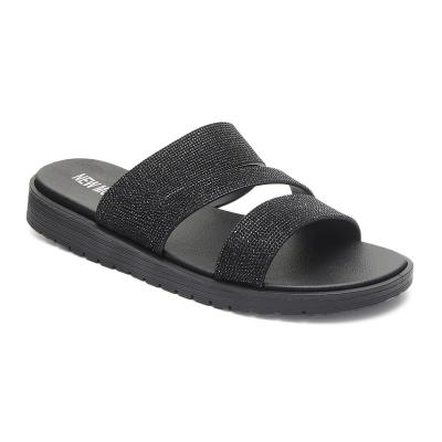 China Fashion Trend 2023 new platform slippers non-slip flip-flops women PVC soft sole comfortable lightweight sandals seaside beach slippers for sale