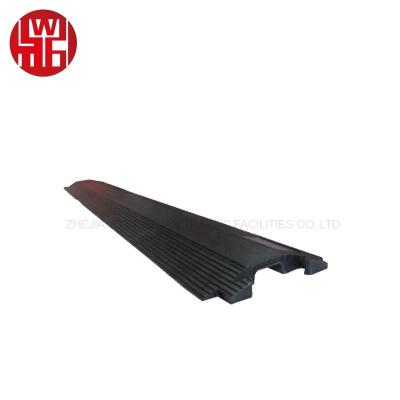 China 2021 Most Popular Soft Rubber Speed ​​Bump Cable Protector 2021 Black Rubber Speed ​​Bump for sale