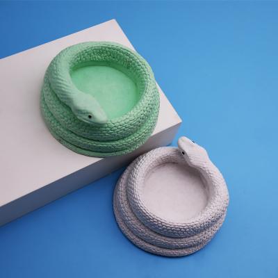 China Viable DIY Silicone Mold Cake Ornament Cake Snake Silicone Mold Snake Baking Surrounding Candle Holder for sale