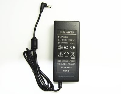 China La fuente de corriente continua De escritorio mundial, 3 pernos 12V 6.5A 78W hizo salir el adaptador en venta