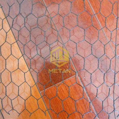 China Galvanized plain weave chicken wire safe in a wooden window, door or closet frame make crates or baskets for storage for sale