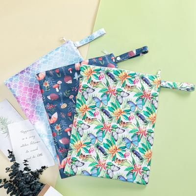 China With USB 2022 New Style Washable Cloth Wet Bags Waterproof Cloth Bag For Reusable Mini Sanitary Pads Diaper Bags for sale