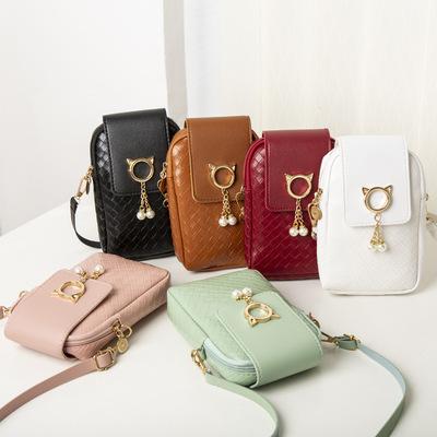 China Waterproof 2022 Cross Body Mobile Phone Shoulder Bag Pearl Tassel Bag Cover Female Shoulder Style Mini Woven Diagonal Bag All Seasons for sale