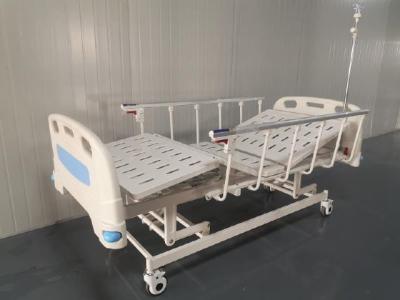 China Manual Three Cranks Hospital Medical Patient Adjustable Beds for Home With Castors for sale