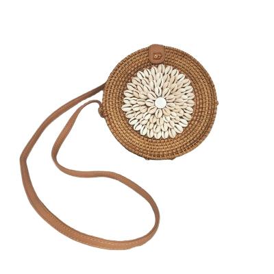 China Wholesale Rattan Factory Indonesia Bali Ladies Summer Round Shoulder Bag Beach Rattan Bag for sale