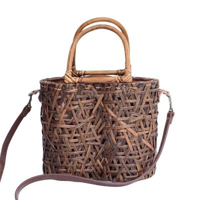 China 2021 Popular Fashion Factory Outlet Style Ladies Beach Bamboo Woven Messenger Bag Fashion for sale