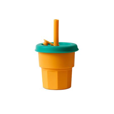 China Viable Children's High Value Collapsible Water Silicon Training Cup With Straw Silicone Baby Cup for sale