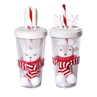 China Creative Warm Heart Handguard Cute Acrylic Water Cup Creative Flat Tumbler Lid Mugs 12oz Plastic Double Straw Drink Cups for sale