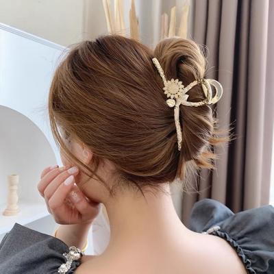 China New Design Alloy Hair Sweet Single Claw Girl Cute Flower Branch Hair Claw Hair Accessory for sale