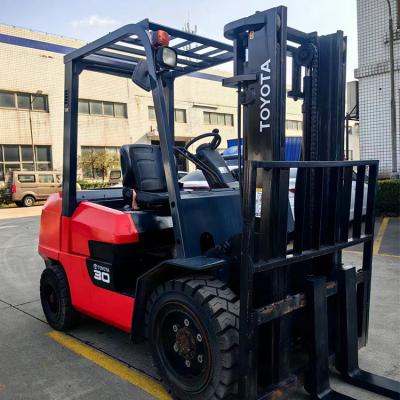 China Used Toyota Forklift FD30 3 Ton Diesel Forklift Truck with Original Color for sale