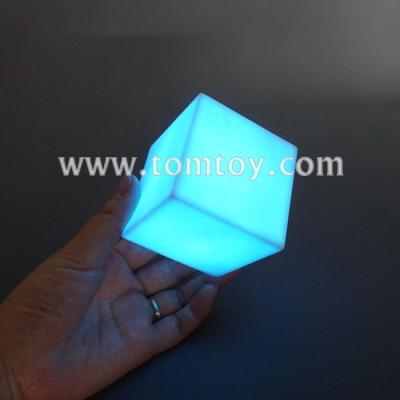 China 7cm Multicolor Outdoor PVC+PS Glow Led Light Cube for sale