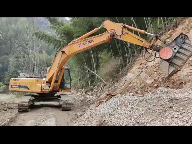 Crushing bucket for crushing stone in  quarrying , mining, construction demolition